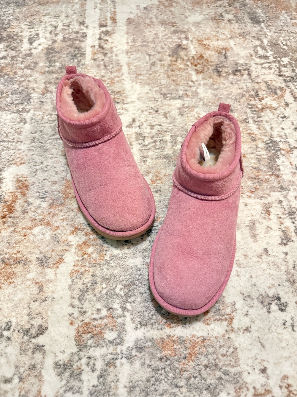 UGGS Ultra mini Pink | Kids Size 6 / Women’s 7